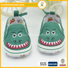 Sapatos de bebê personalizados de design animal fofos e suaves 2014